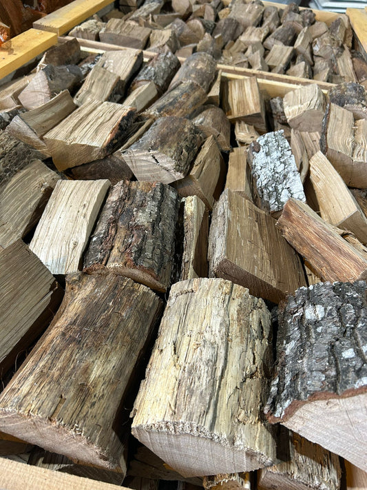 Quality Kiln Dried Oak Firewood | 30L Bag | Low Moisture Content (Under 12%) - The Cosy Firewood Company